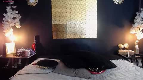 kinkyy_mom online show from December 4, 3:22 pm