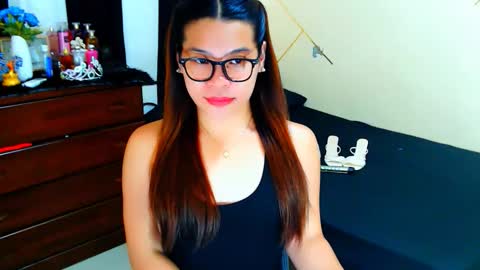 KIRA online show from March 29, 11:39 pm