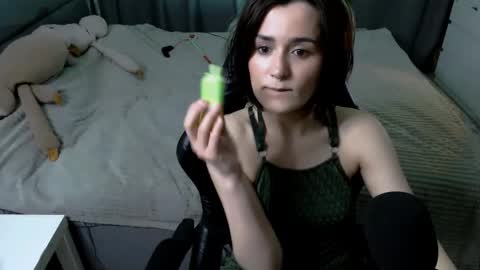 Kira  follow me  online show from May 27, 10:51 pm