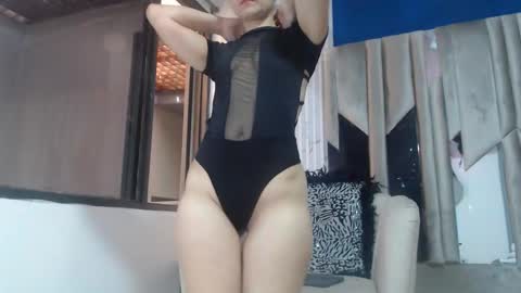 kiraawild online show from October 5, 2:13 pm