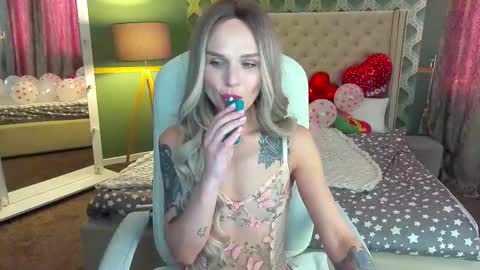 kiragrayyy online show from February 11, 1:41 pm