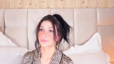 Snapshot of kirakayleigh chatting on December 11, 4:52 pm kira online show from December 11, 4:52 pm