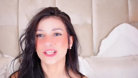 Snapshot of kirakayleigh chatting on December 5, 4:50 pm kira online show from December 5, 4:50 pm