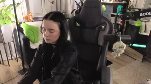 Kira    online show from April 17, 7:38 pm