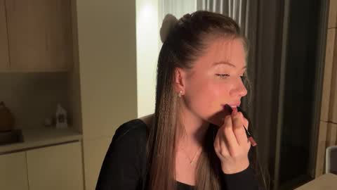 Kira online show from October 8, 4:13 pm