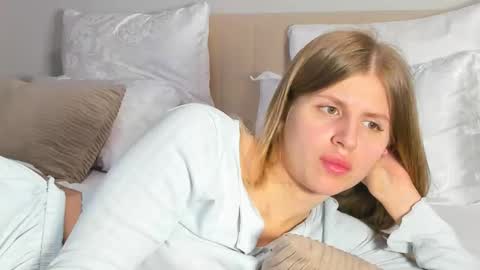 Kira online show from March 3, 9:33 pm