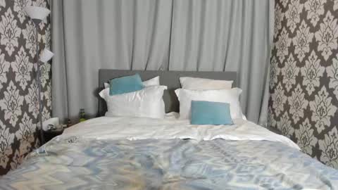 Kira online show from October 5, 6:59 pm