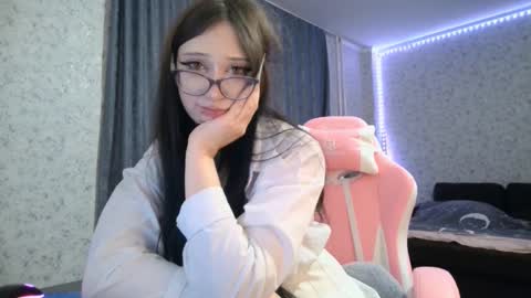 Snapshot of kirstievelasco chatting on September 11, 7:15 pm Nicole online show from September 11, 7:15 pm