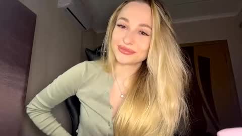 kirstinenter online show from February 22, 10:19 am