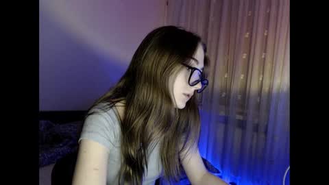kisa____ online show from February 12, 3:38 pm
