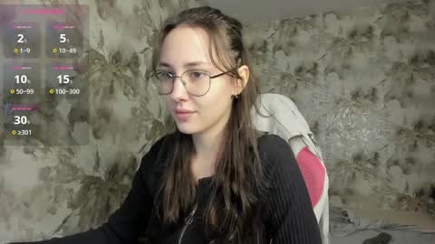 Asty online show from December 3, 6:30 pm