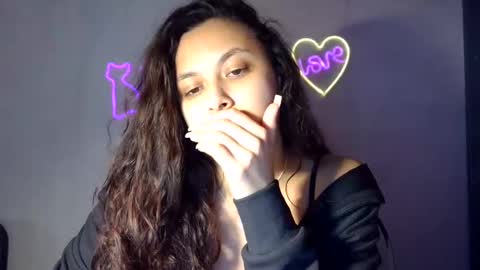kiss_ameliaa online show from February 25, 5:08 pm