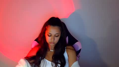 kiss_ameliaa online show from September 19, 9:35 am