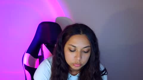 kiss_ameliaa online show from October 6, 12:01 pm