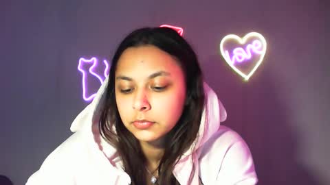 kiss_ameliaa online show from February 21, 10:28 am