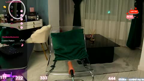Snapshot of kiss_katy chatting on February 28, 2:42 am kiss_katy online show from February 28, 2:42 am