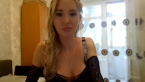 kissandbelle online show from June 17, 7:02 am