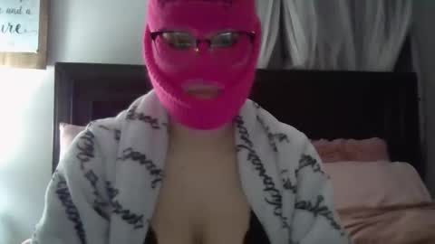 kissandtell1357 online show from November 4, 3:08 am