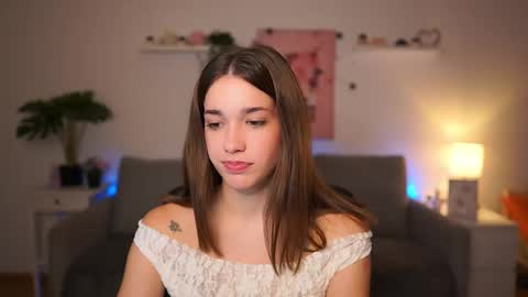 Sisi online show from November 18, 2:20 pm