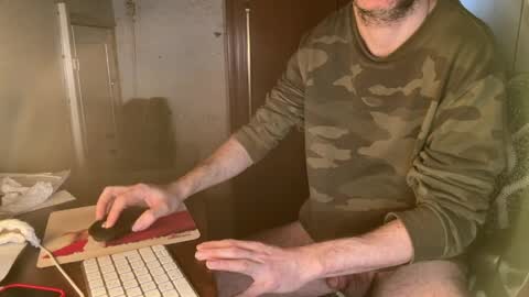 kissofbanned1983 online show from April 16, 9:31 am