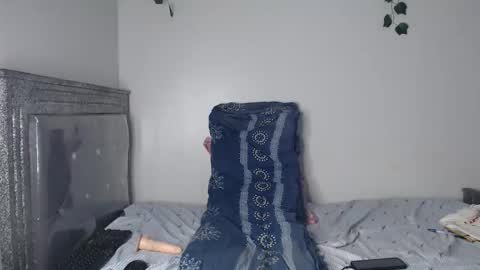 kisssmiles online show from October 21, 6:33 pm