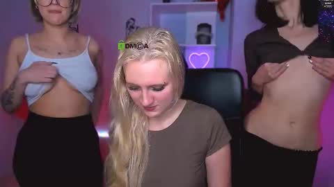 kitniss online show from January 14, 2:25 pm