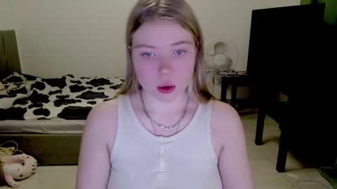 Jennyblonde and Emmabrunette online show from December 23, 5:11 pm