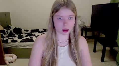 Jennyblonde and Emmabrunette online show from March 8, 1:50 am