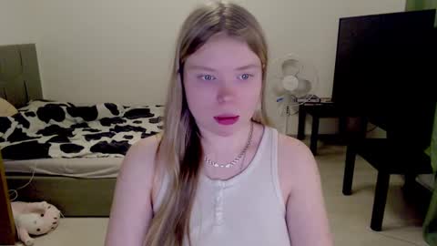 Jennyblonde and Emmabrunette online show from March 8, 10:34 pm