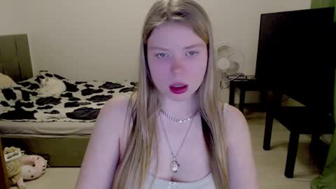 Jennyblonde and Emmabrunette online show from February 19, 9:47 pm