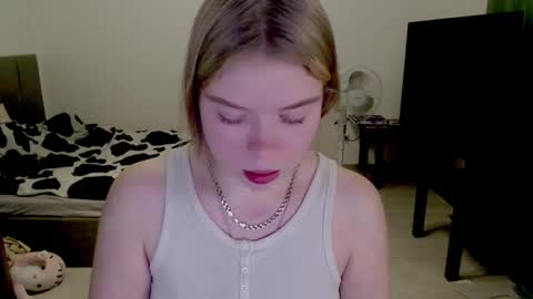Jennyblonde and Emmabrunette online show from December 7, 1:13 pm
