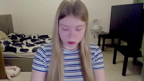 Jennyblonde and Emmabrunette online show from March 3, 10:42 pm