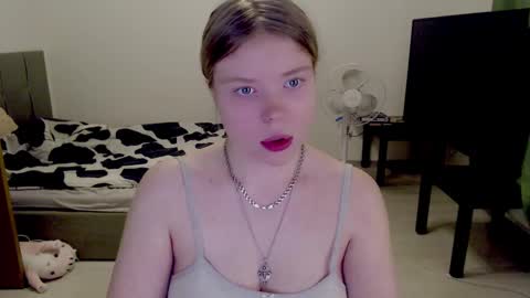 Jennyblonde and Emmabrunette online show from March 2, 9:43 pm
