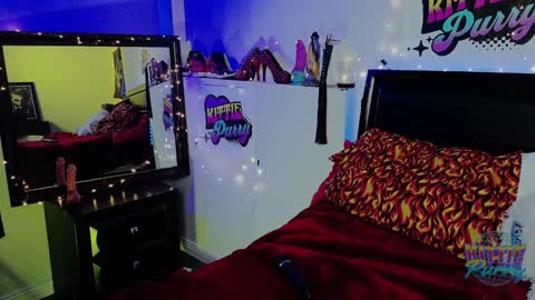 Snapshot of kittiepurry chatting on January 15, 7:37 am Kittie Purry online show from January 15, 7:37 am