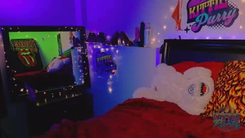 Snapshot of kittiepurry chatting on February 18, 3:53 am Kittie Purry online show from February 18, 3:53 am
