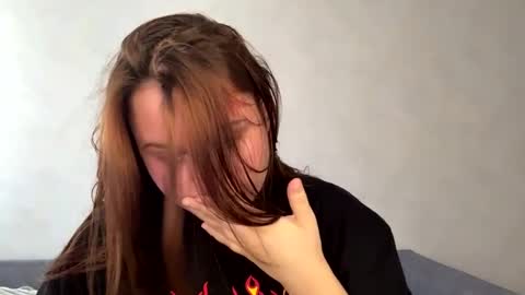 Ellaiza online show from April 23, 10:45 am