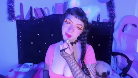 kitty__chs online show from February 7, 12:52 pm