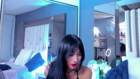 Snapshot of kitty_eliffe chatting on February 18, 1:43 am kitty online show from February 18, 1:43 am