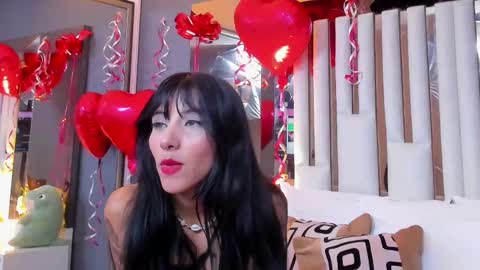 Snapshot of kitty_eliffe chatting on February 15, 2:15 am kitty online show from February 15, 2:15 am