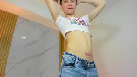 kitty_gill online show from December 18, 5:31 pm