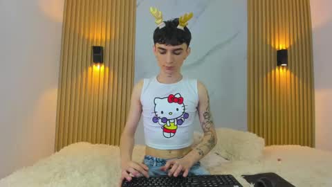 kitty_gill online show from December 21, 11:33 am