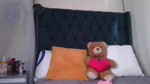 kitty_kerry online show from April 5, 2:14 pm