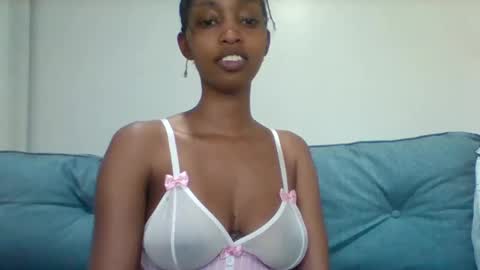 kitty_lil23 online show from May 13, 5:55 pm
