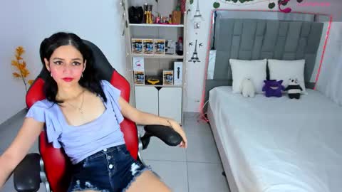 kitty_scoot online show from October 22, 3:31 am