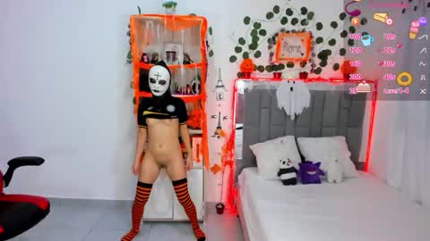 kitty_scoot online show from October 19, 1:10 am