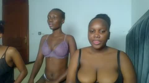 kitty_xxo online show from August 7, 10:19 pm