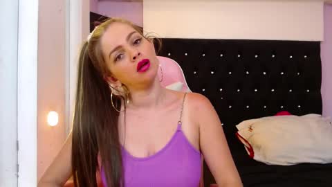 paola online show from October 6, 9:54 pm