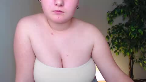  Ariana  online show from January 14, 9:09 pm