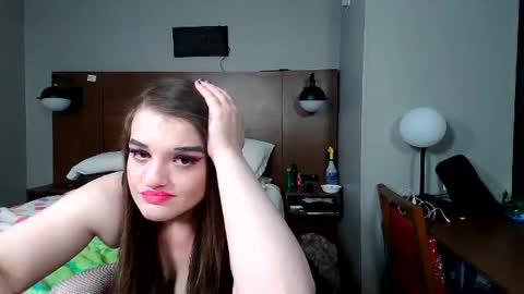 Snapshot of kittykat_1999 chatting on February 1, 4:46 am kittykat 1999 online show from February 1, 4:46 am