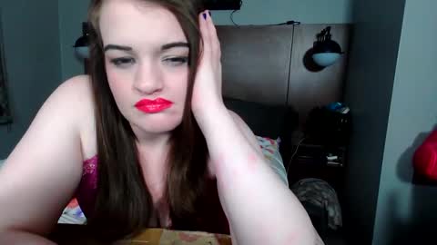 Snapshot of kittykat_1999 chatting on December 9, 8:22 am kittykat 1999 online show from December 9, 8:22 am